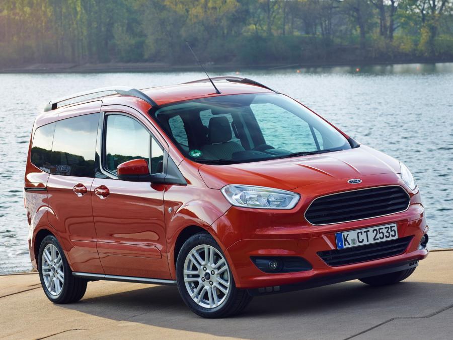  Ford Tourneo Courier (Race Red) 2014 года  (фото 2 из 27)